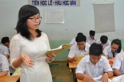 Hàng triệu giáo viên cả nước đang ôm nhau ăn mừng: Không cấm dạy thêm rồi trời ơi
