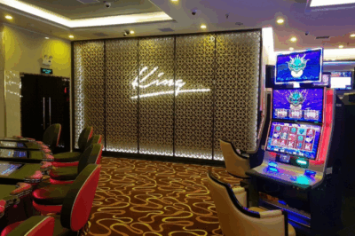 Danh tính nam ca sĩ ‘nư;ớng’ hơn 4 triệu USD trong s;ò;n;g b;ạ;c tại khách sạn Pullman – đẹp mặt chưa