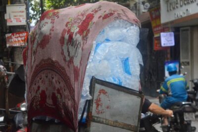 Đằng sau những túi “đá sạch” là sự thật quá s/ố/c: B/ẩ/n cỡ này sao, th/ất đ/ức quá