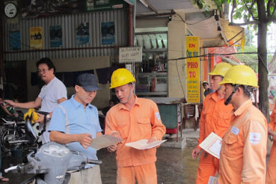 EVN thông báo sẽ giải quyết sớm cho những hộ tăng giá điện đột biến: Không ai phải than thở gì nữa nhé