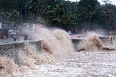 Bão số 3 lúc 21h cách Quảng Ninh 70km, gió giật cấp 13, tạm đóng cửa 2 sân bay
