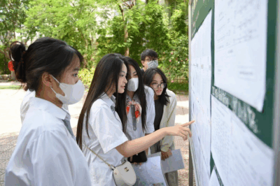 Thí si:;nh cả nước ngồi chờ mòn mỏi cả ngày vẫn không có điểm chuẩn Đại học: Trời ơi hoá ra đây là lý do…