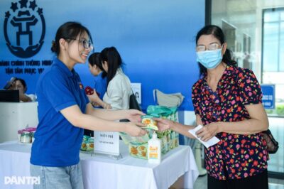 Từ 1/8 này, Người dân Hà Nội sẽ được ăn uống miễn phí khi đi làm loại giấy tờ này