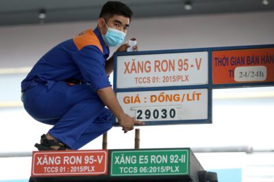Giá xăng tăng tiếp