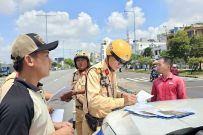 CSGT p::hạt nhiều tài xế xe khách vì một lỗi không ngờ
