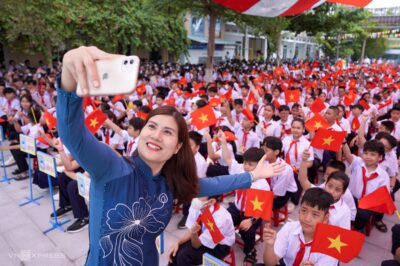 Tin vui: Bảng lương giáo viên THPT 2026 chính thức cao nhất hơn 20 triệu đồng.. Chúc mừng những người lái đò thầm lặng của đất nước