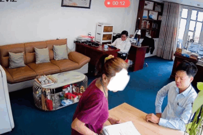 Đau lòng thật: Em trai bị đ;ộ;t qu;ỵ, chỉ còn 20% sống nhưng chị gái thản nhiên đến gặp luật sư tìm cách lăn tay chuyển tên đất của em , xong việc sẽ chia 30%