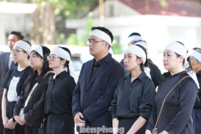 Tâm thư của con trai ông Hoàng Nam Tiến khiến trái tim ngàn người ngh;ẹ;n lại: ‘Con chỉ mong đổi được 10 năm tuổi thọ cho 1 năm ba con thôi’