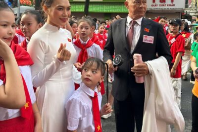 Thân thế kín tiếng của bố Mỹ Tâm: Người theo con gái khắp các sự kiện lớn nhỏ, từng là diễn viên màn ảnh giờ có công ty riêng