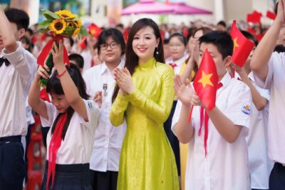 Xin chúc mừng: Lương giáo viên dự kiến tăng từ 2-7 triệu đồng/tháng, chưa tính phụ cấp