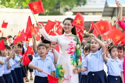 CHÍNH THỨC: Mức lương cao nhất của giáo viên tiểu học theo dự thảo mới, ai ch;ê tiểu học giờ chắc hối hận không kịp